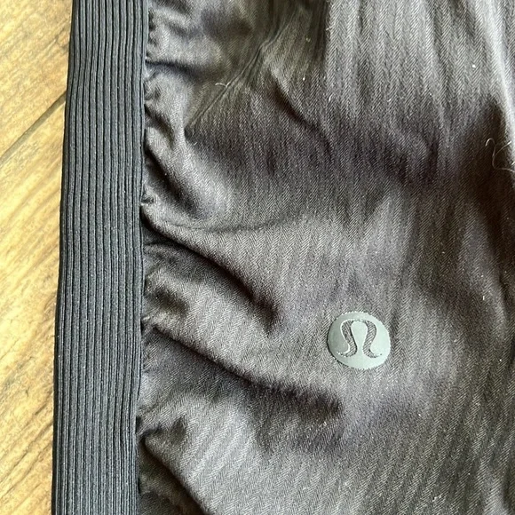 Lululemon dance studio joggers ~ EUC - Picture 12 of 12